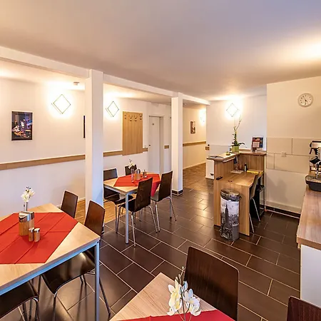 Pensionat Zum Bergmann 3*